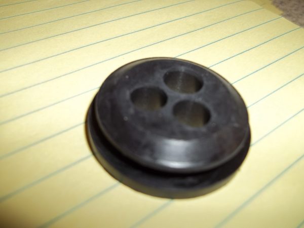 '67-'72 Firewall Windshield Washer and A/C Harness / Vacuum Line 3 Hole Grommet - Image 2